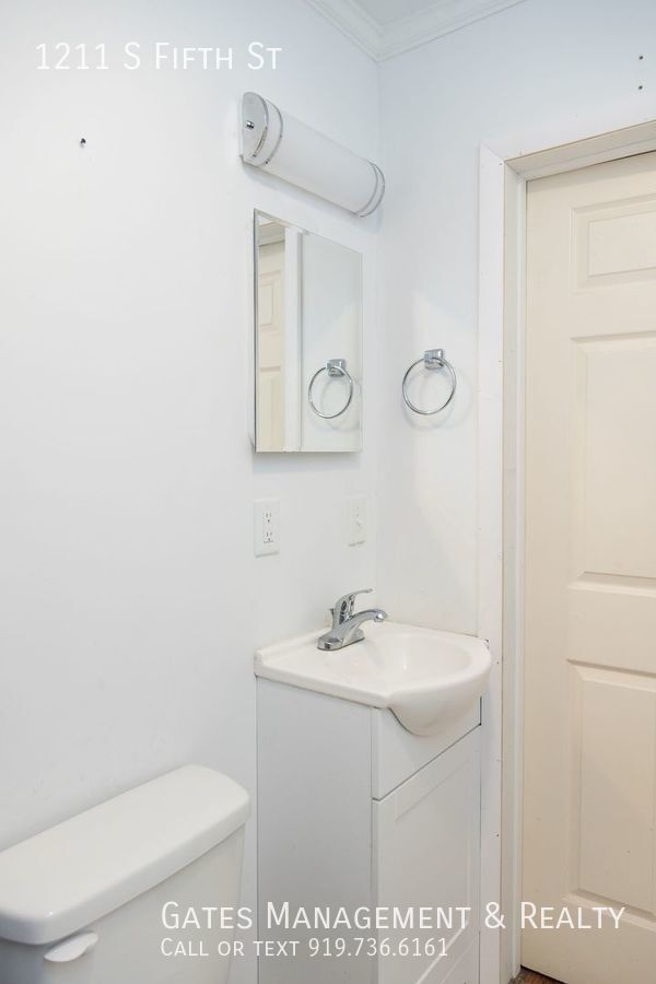 Building Photo - Nice Cottage in Mebane-Available to tour o...