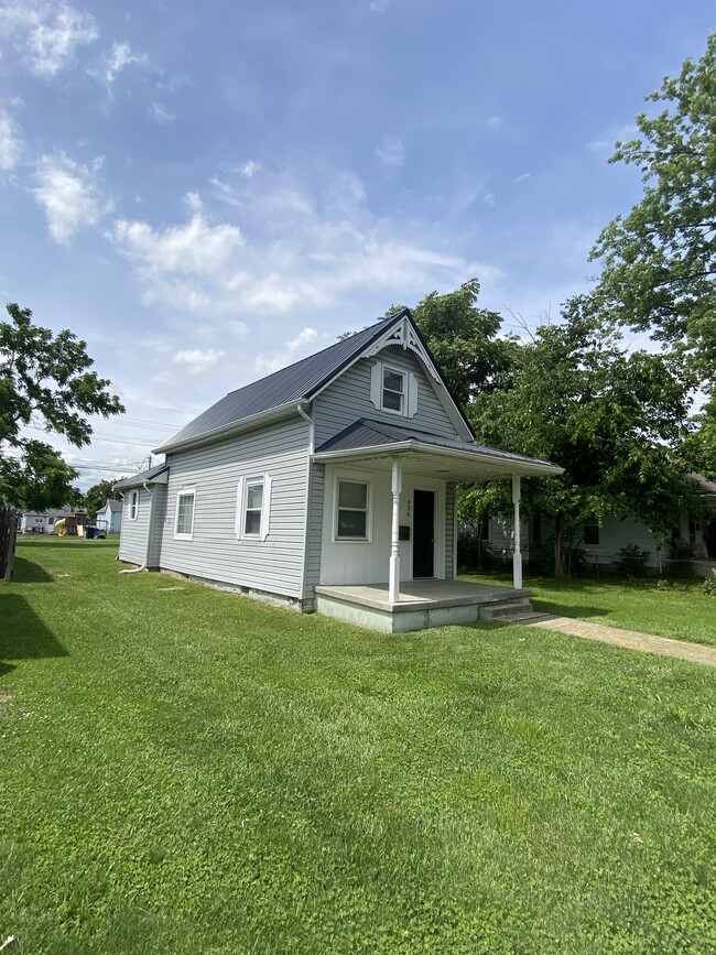 Building Photo - 426 Western Ave
