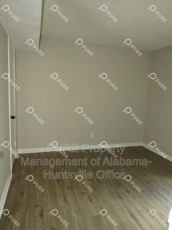 Building Photo - 3606 White Oak Way SW