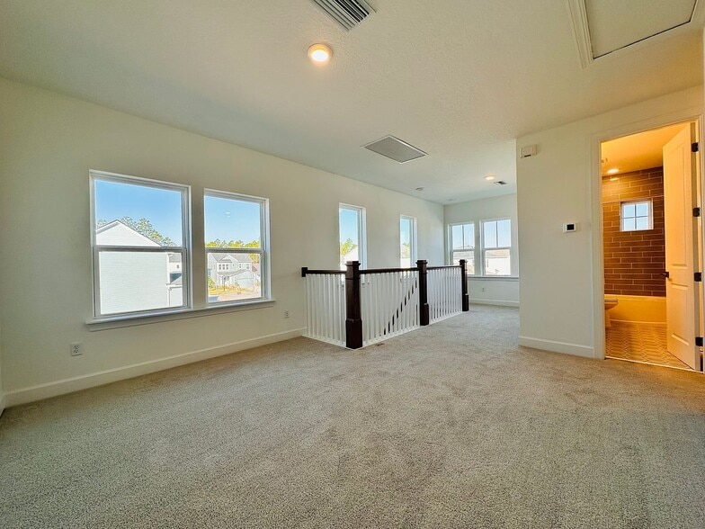Building Photo - 165 Seabrook Vlg Ave