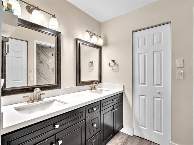 Building Photo - 9831 SW 58th Ct