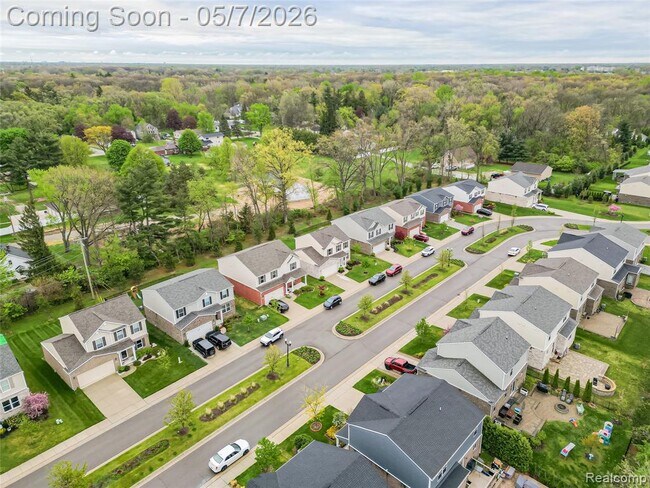 Building Photo - 8640 Quincy Dr