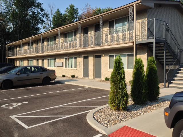 Flintlock Apts. 4216 Flintlock Drive Louisville, KY 40216 All 1 bedroom apts $515 - $530 - 6807 West Pages Lane