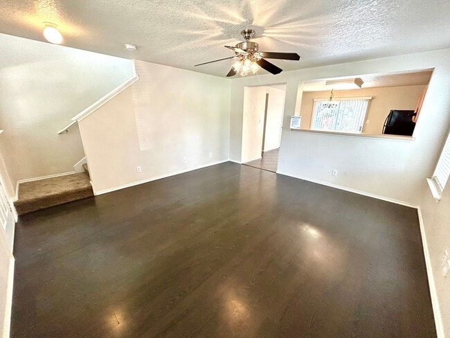 Building Photo - *MOVE IN SPECIAL* Move-In Ready | Washer & Dryer Included + Google Fiber Located Near UTSA!