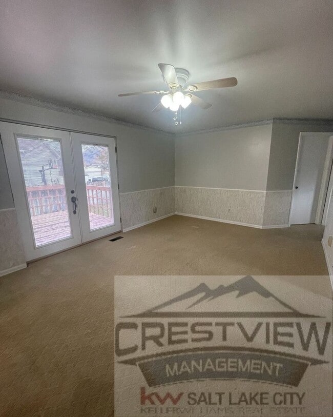 Building Photo - Charming East Sandy Home in a Prime Location