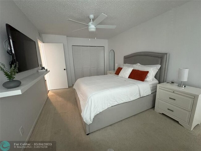 Building Photo - 5514 Courtyard Dr