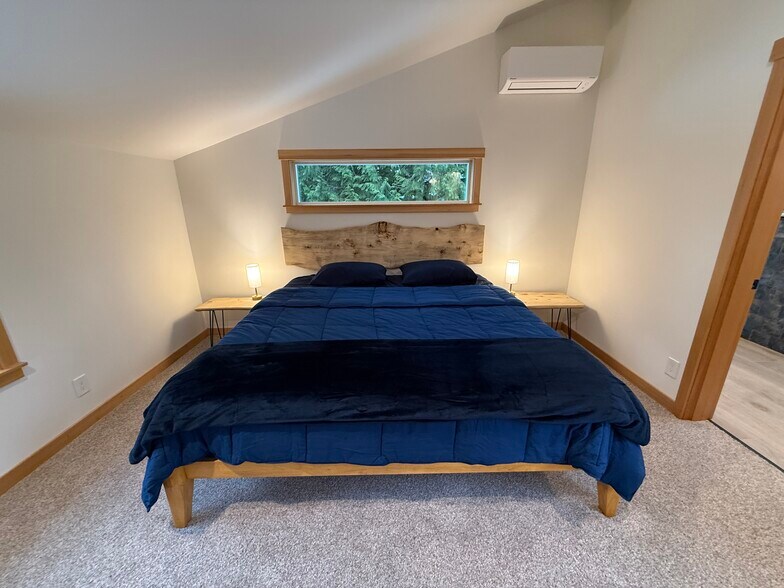 Building Photo - 2213 Squalicum Mountain Rd