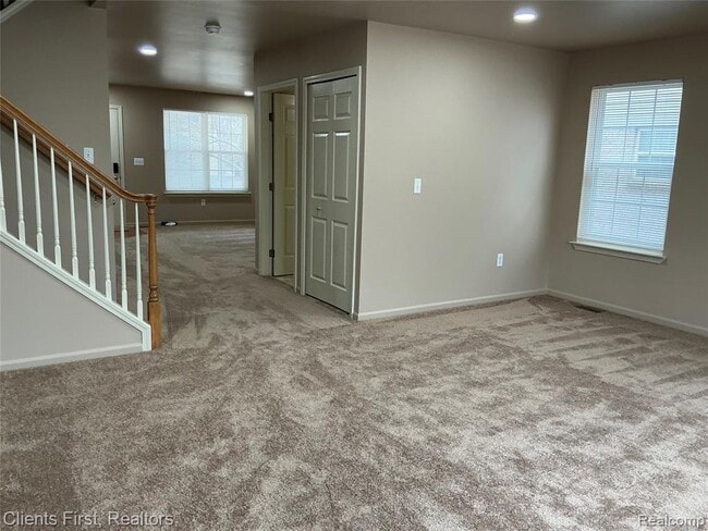 Building Photo - 48161 Nottinghill Ln