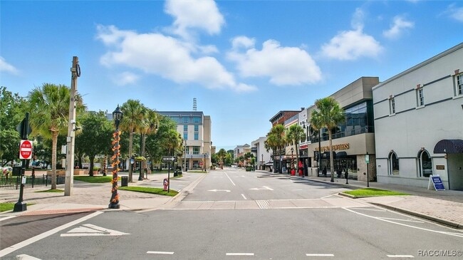 Building Photo - 302 SE Broadway St