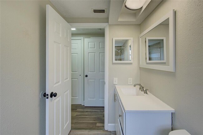 Building Photo - 8906 Pandora Ln