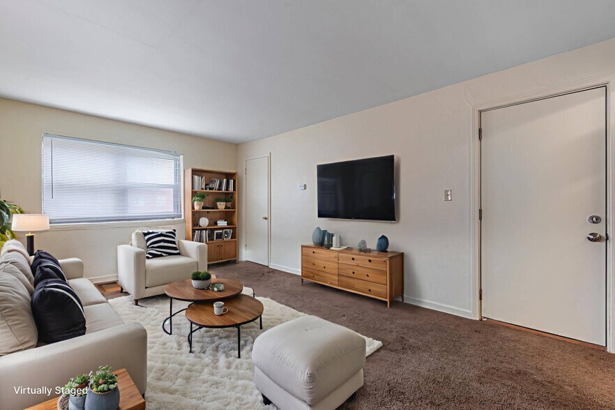 Building Photo - 108 E Norman Ave