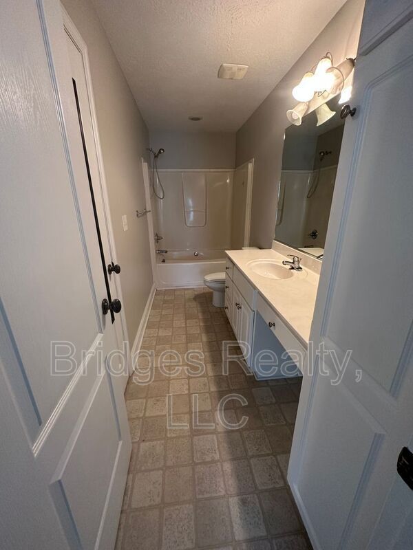 Building Photo - 900 Bryan Cir