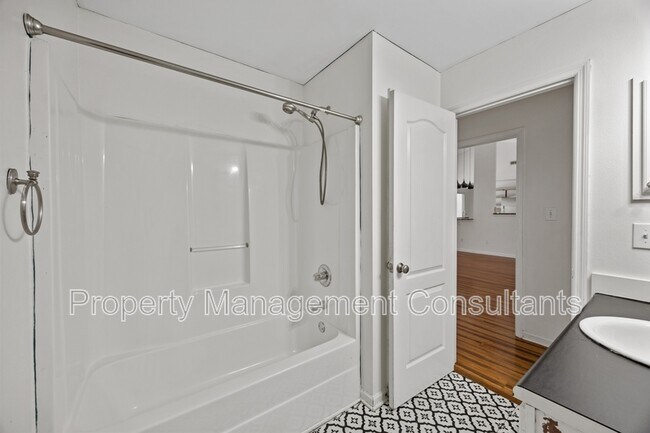 Building Photo - 125 Coldsprings Dr
