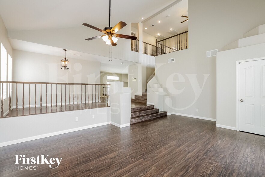 Building Photo - 7208 Golden Falcon St