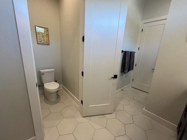 Building Photo - 3507 Oak Springs Dr