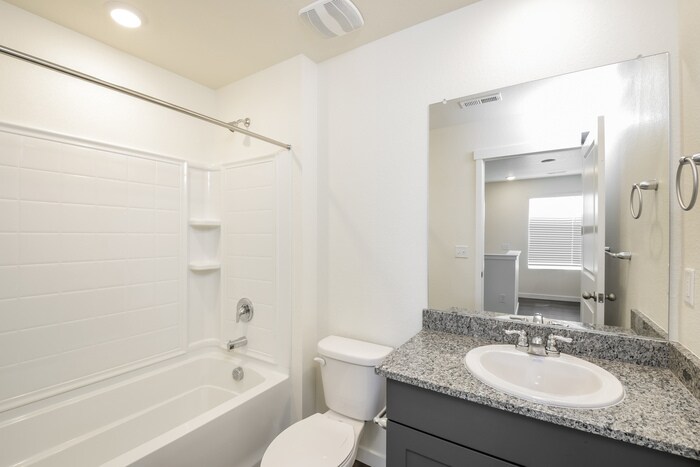 Building Photo - 13476 Oneida Ln