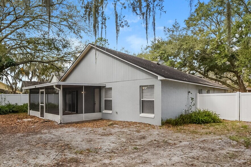 Building Photo - 1820 Greenbrook Ct