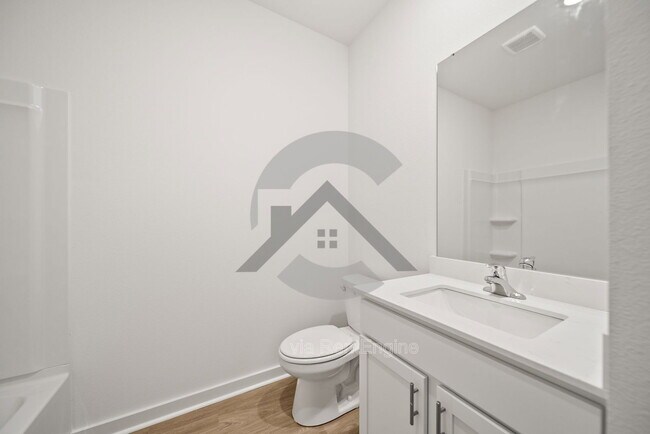 Building Photo - 621 Riley Ln