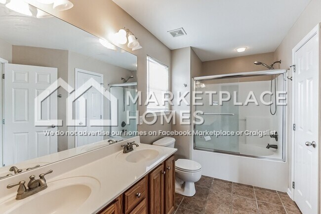Building Photo - 5022 St Ives Dr