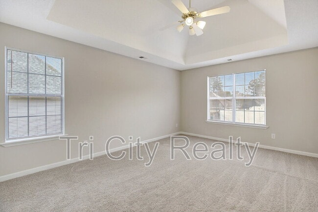 Building Photo - 110 York Ln