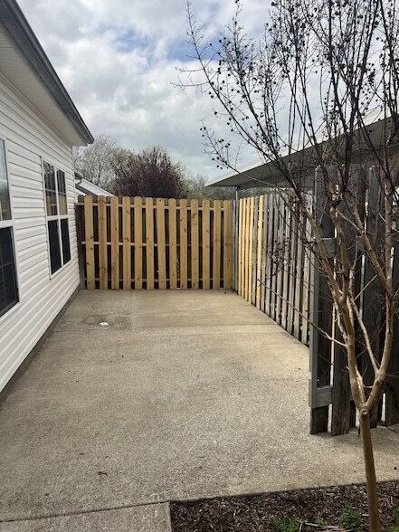 Building Photo - 1019 Briggs Ln