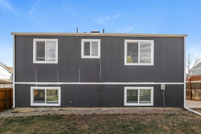 Building Photo - 12155 Elm Way