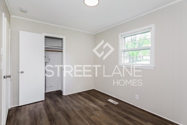 Building Photo - Charming 3 Bedroom in Stanley!