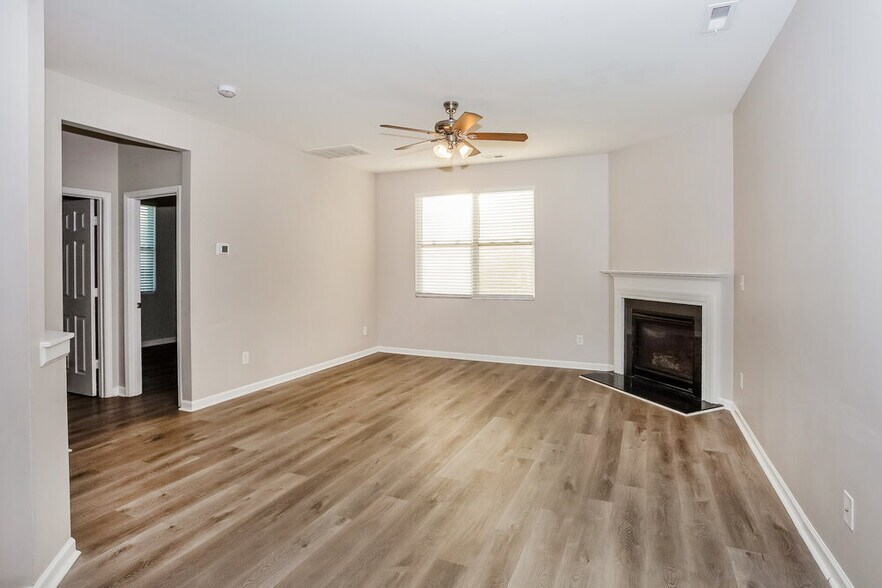 Building Photo - 9202 Cotton Gum Rd