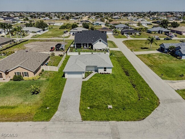 Building Photo - 1101 NW 1st Pl