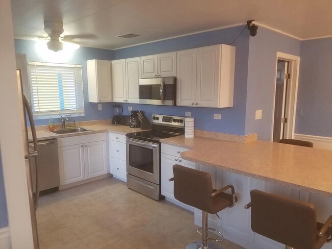Building Photo - Meyer Ave Home