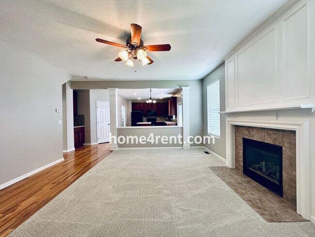 Building Photo - Wood Floors, Open Layout, Plenty of Natura...