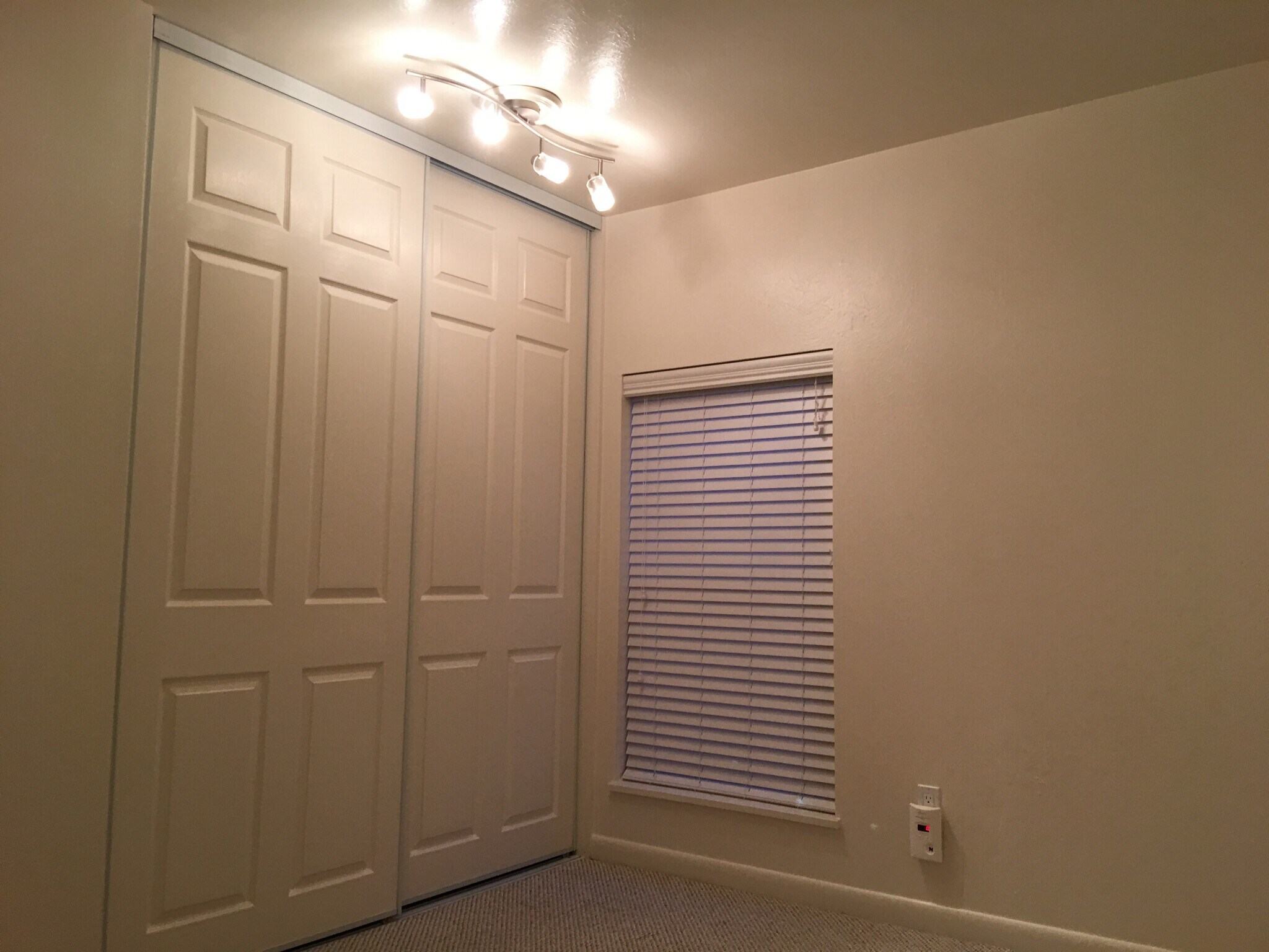 Building Photo - 1111 Maxwell Ave #123