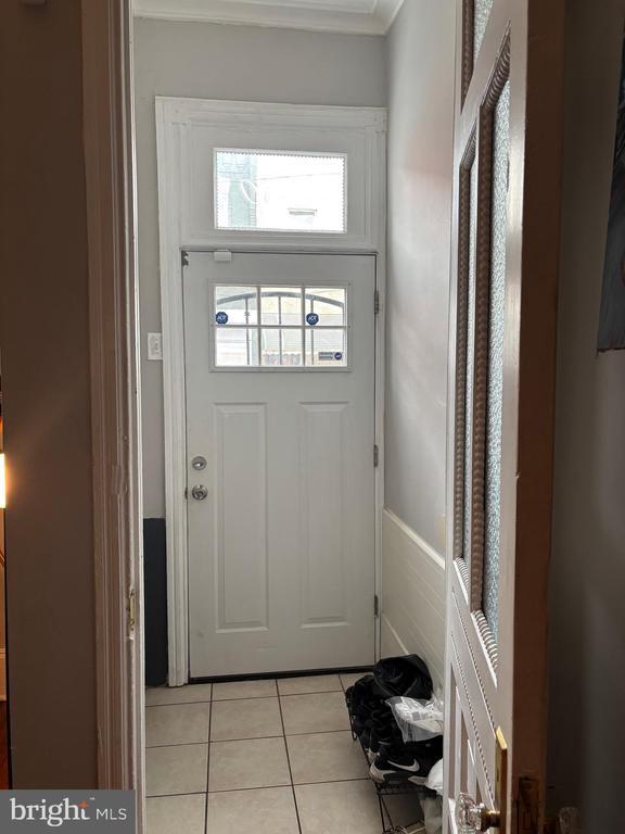 Building Photo - 2250 N Lambert St