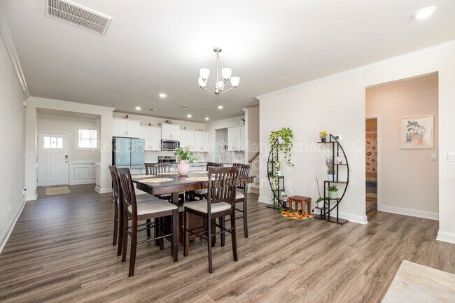 Building Photo - 7901 Iron Rd