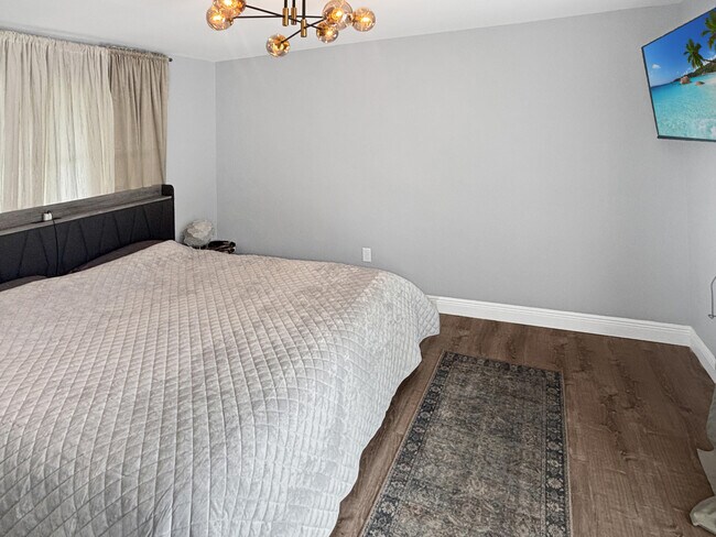 Building Photo - 100 SW 17th St