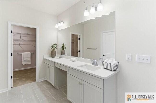 Building Photo - 4 Barton Ave