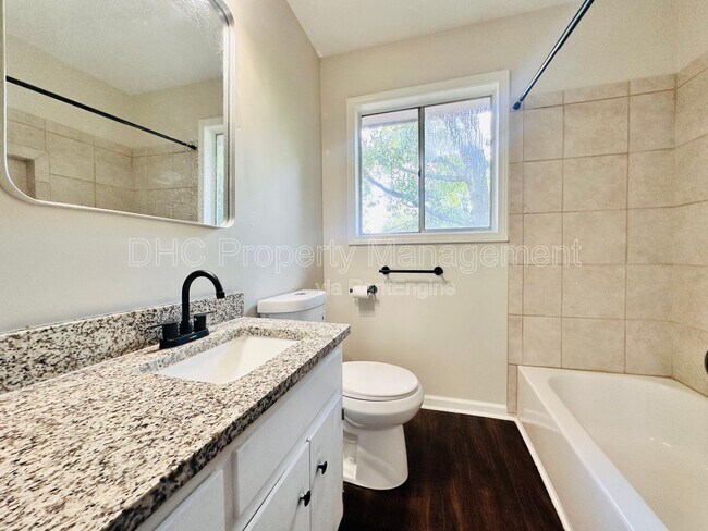 Building Photo - 3222 Apache Dr