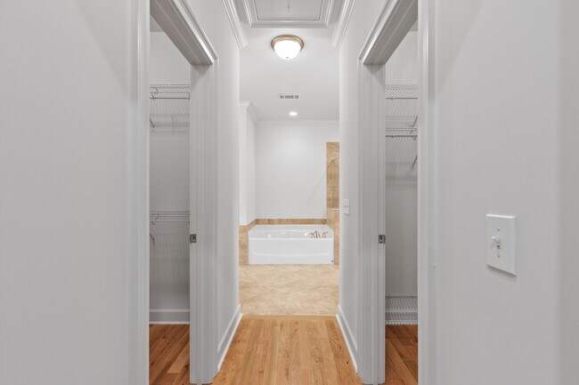 Building Photo - 2021 Hillbrook Cir