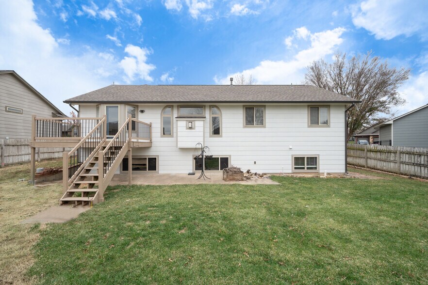 Building Photo - 1339 S Summit Rd