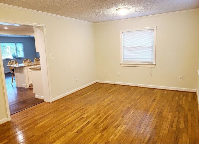 Building Photo - 320 Treva Rd