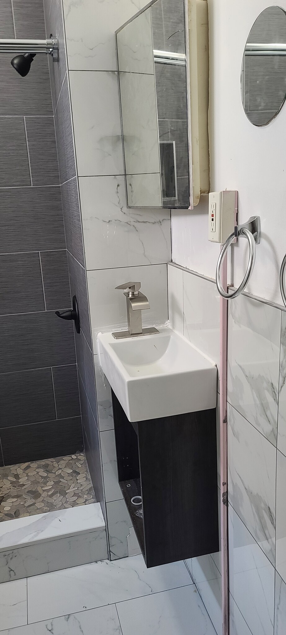 Building Photo - 43 Division St