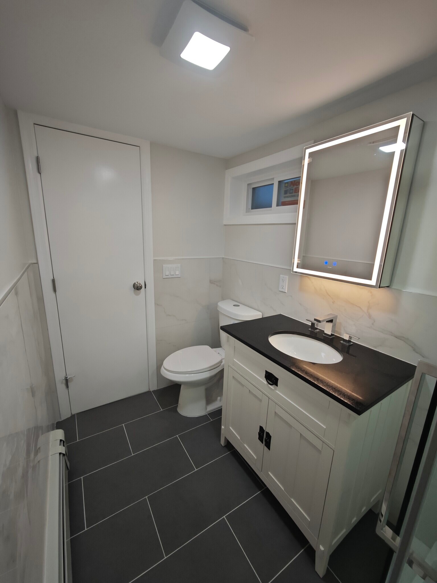 Building Photo - 431 Staples St