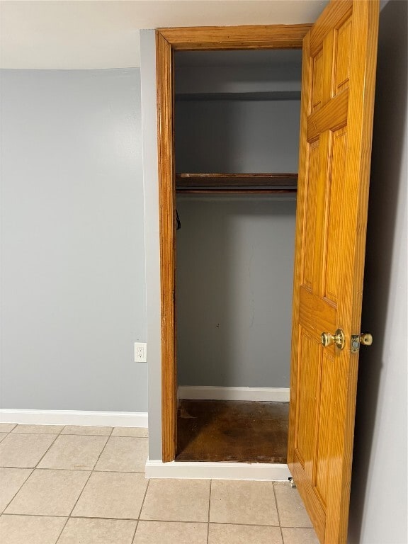 Building Photo - 337 1/2 Riverside Dr