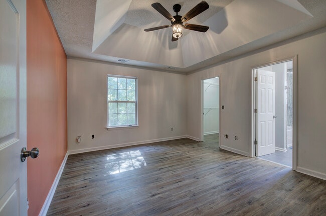 Building Photo - 7202 Cedar Forest Dr