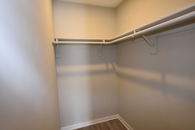 Building Photo - 5407 Pine Creek Dr
