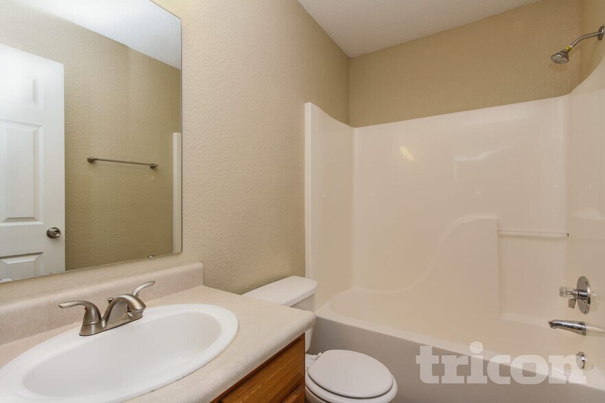 Building Photo - 1745 Perry Commons Blvd