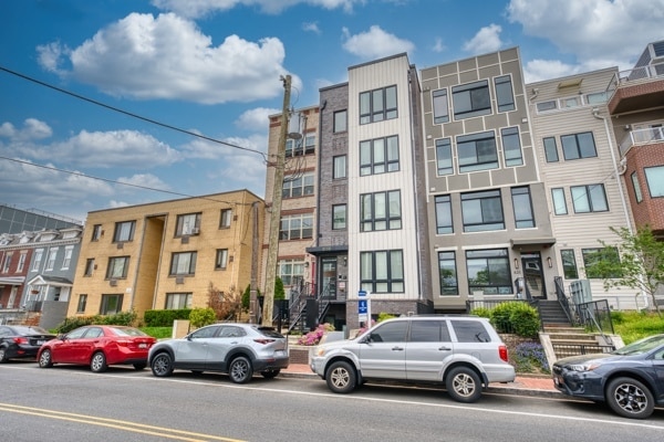 Building Photo - 818 Kennedy St NW