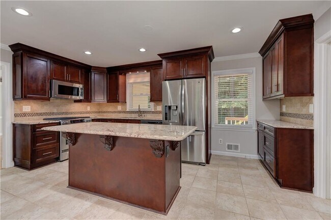 Building Photo - 1837 Chancery Ln