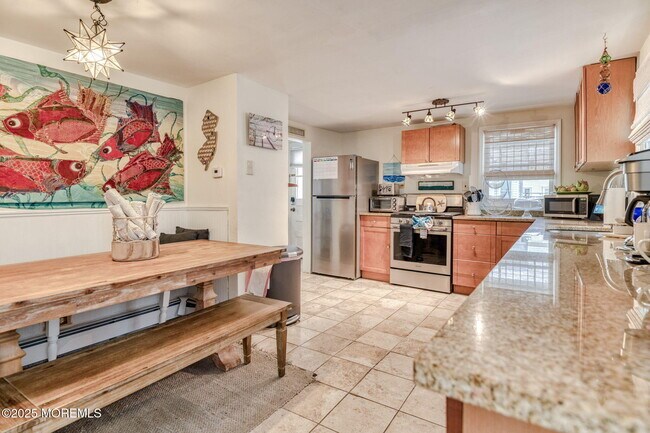 Building Photo - 19 Webb Ave