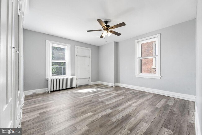 Building Photo - 246 W Abbottsford Ave